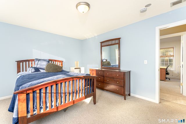 110 Oakwood Circle, Bristol, CT 06010