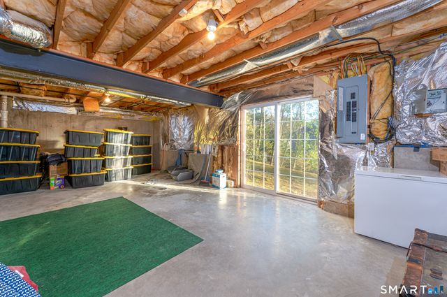 110 Oakwood Circle, Bristol, CT 06010