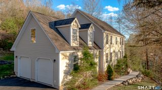 110 Oakwood Circle, Bristol, CT 06010