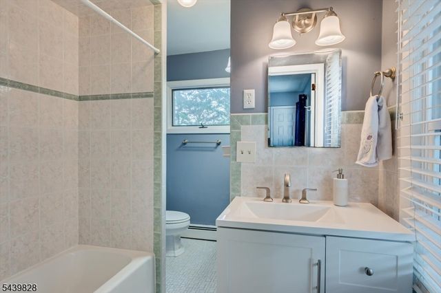 102 Michael St, Edison Twp., NJ 08820