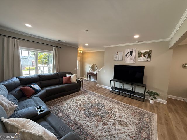 716 Manor Way 716, Cartersville, GA 30120