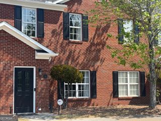 716 Manor Way 716, Cartersville, GA 30120