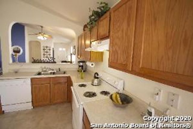 7919 Woodchase, San Antonio, TX 78240