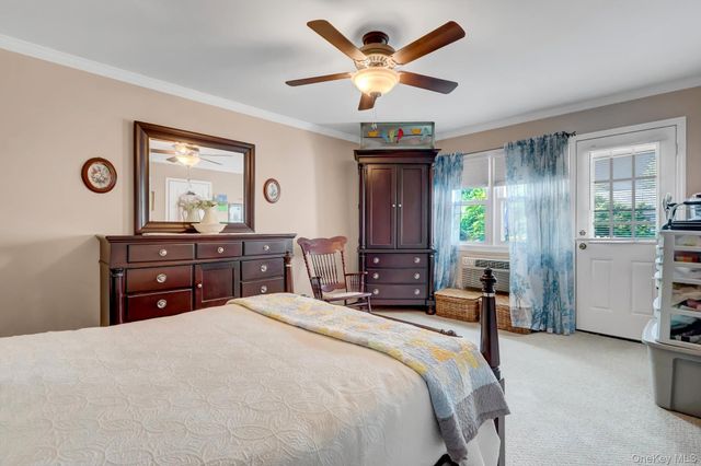 21 Toehee Place 2B, Islip, NY 11751