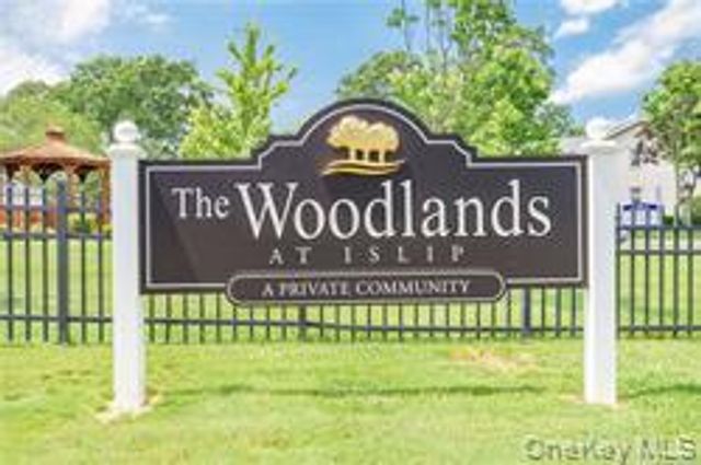 21 Toehee Place 2B, Islip, NY 11751