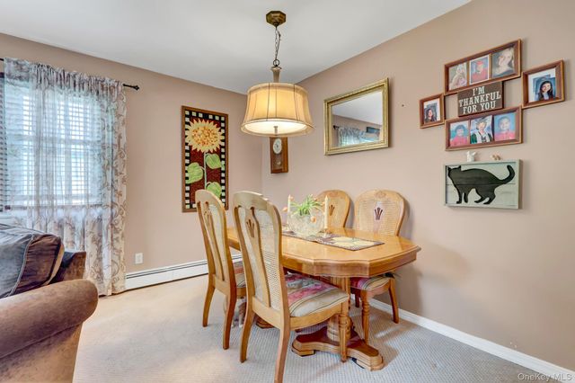 21 Toehee Place 2B, Islip, NY 11751