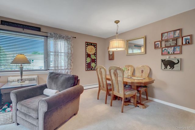 21 Toehee Place 2B, Islip, NY 11751
