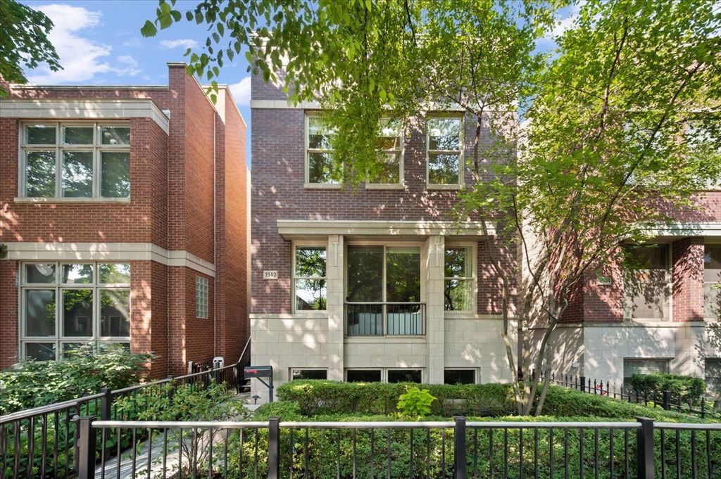 1942 N Wolcott Avenue, Chicago, IL 60622 — exterior