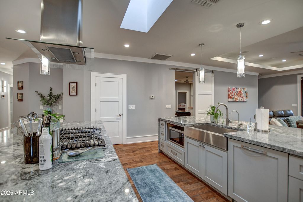 Image 12 of property listing at 71 W CYPRESS Street, Phoenix, AZ 85003