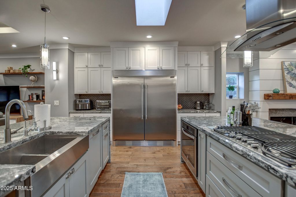 Image 14 of property listing at 71 W CYPRESS Street, Phoenix, AZ 85003