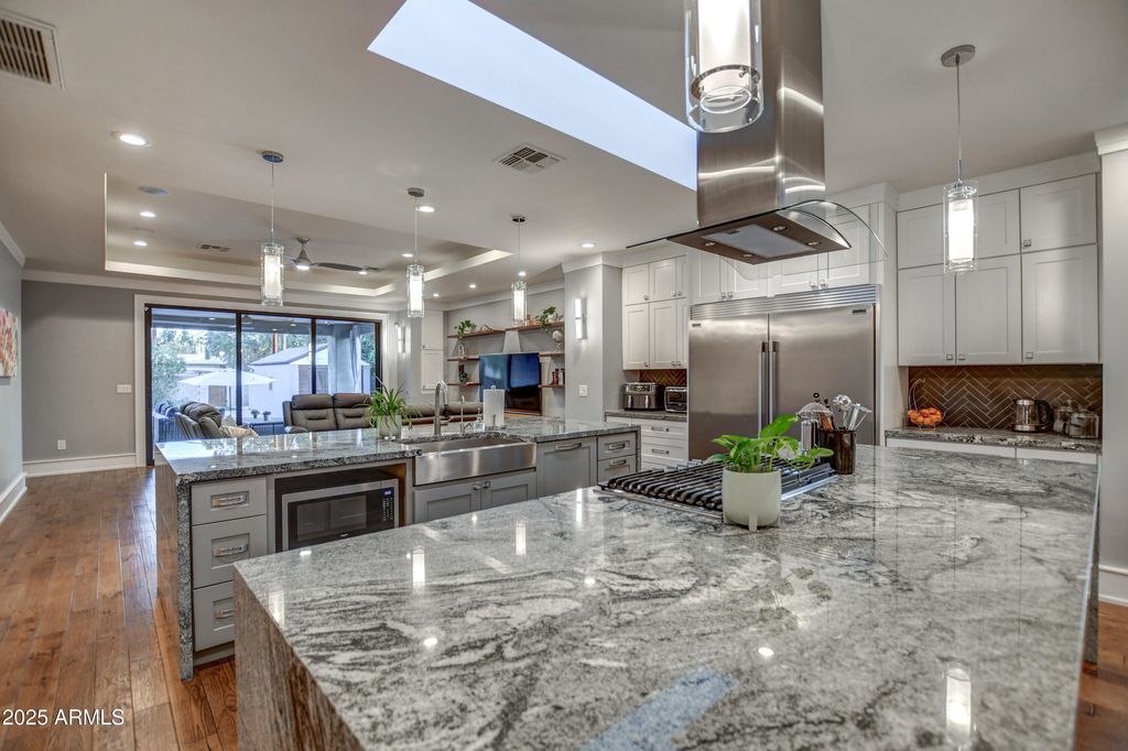 Image 15 of property listing at 71 W CYPRESS Street, Phoenix, AZ 85003