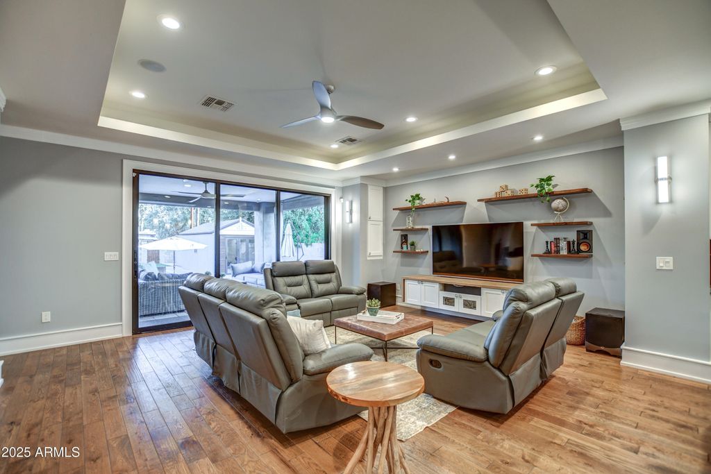 Image 21 of property listing at 71 W CYPRESS Street, Phoenix, AZ 85003
