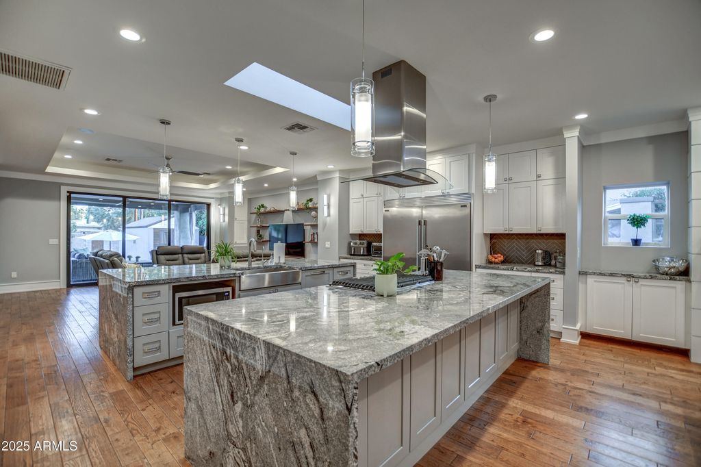 Image 3 of property listing at 71 W CYPRESS Street, Phoenix, AZ 85003