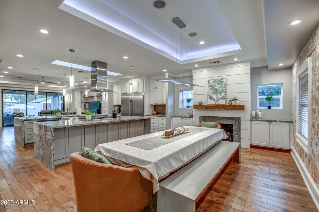 Image 5 of property listing at 71 W CYPRESS Street, Phoenix, AZ 85003