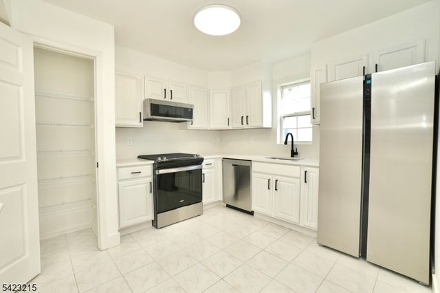 330 Winthrop Dr 303, Nutley Twp., NJ 07110