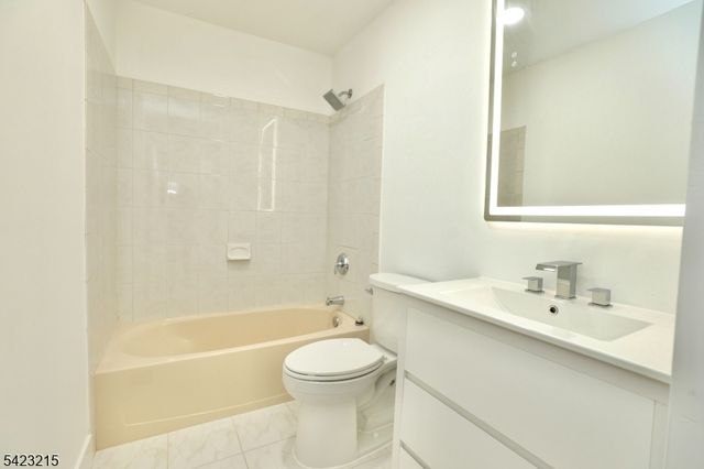 330 Winthrop Dr 303, Nutley Twp., NJ 07110