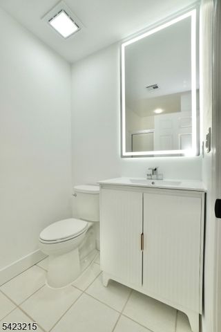 330 Winthrop Dr 303, Nutley Twp., NJ 07110