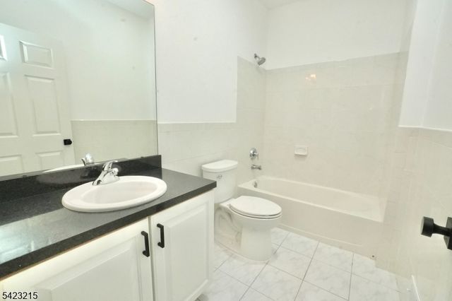 330 Winthrop Dr 303, Nutley Twp., NJ 07110