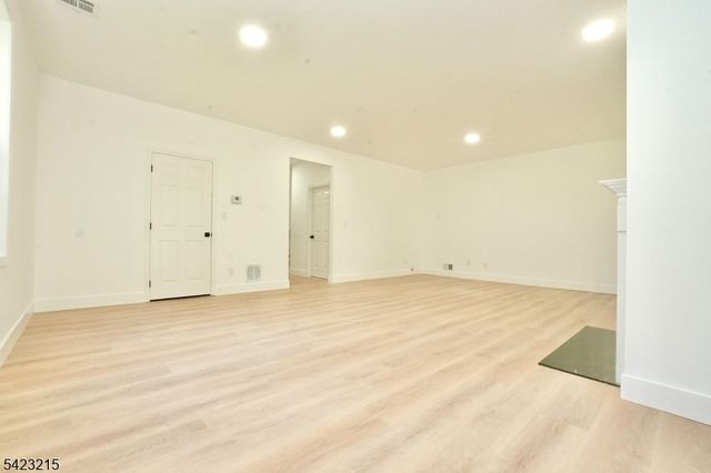 330 Winthrop Dr 303, Nutley Twp., NJ 07110
