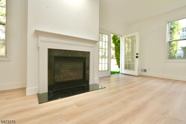 330 Winthrop Dr 303, Nutley Twp., NJ 07110