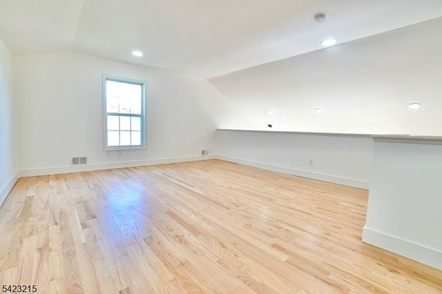 330 Winthrop Dr 303, Nutley Twp., NJ 07110