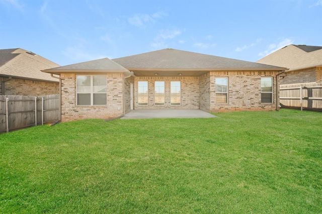 2517 SE 38th Street, Moore, OK 73160
