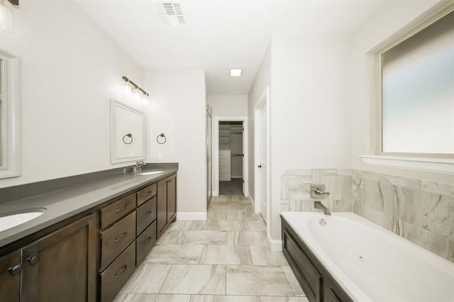 2517 SE 38th Street, Moore, OK 73160