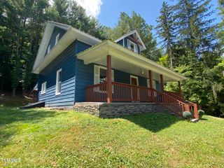 2622 East Shawnee Avenue, Big Stone Gap, VA 24219