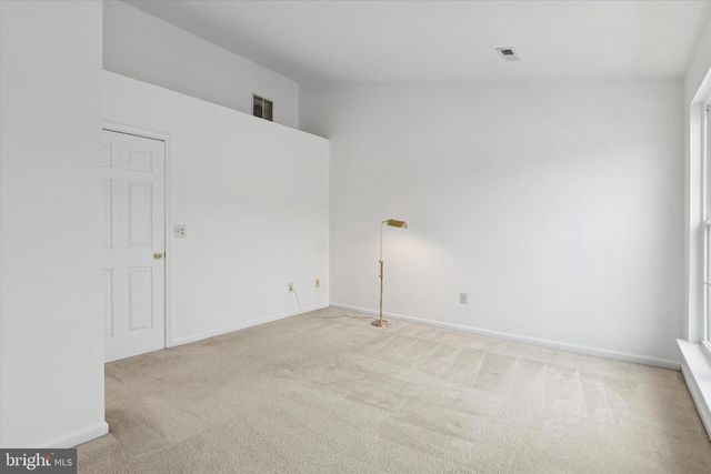 9 CREEK LN, Newark, DE 19702