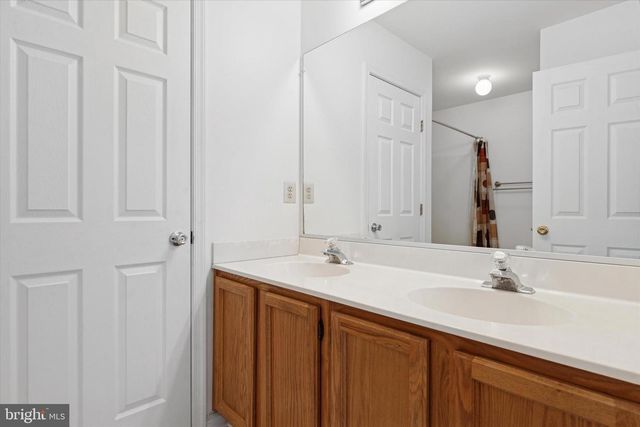 9 CREEK LN, Newark, DE 19702