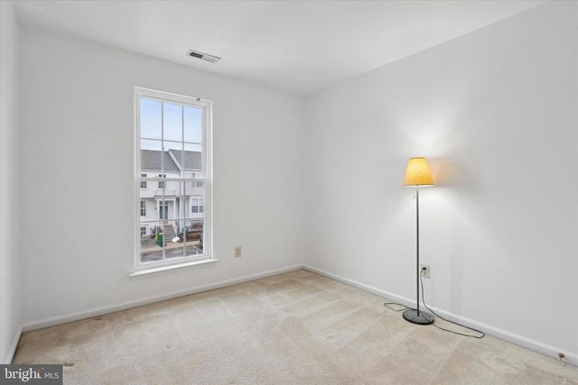 9 CREEK LN, Newark, DE 19702