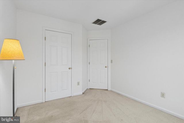 9 CREEK LN, Newark, DE 19702