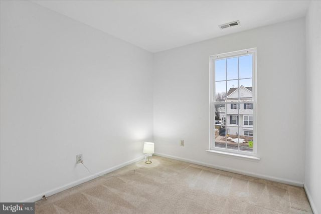 9 CREEK LN, Newark, DE 19702