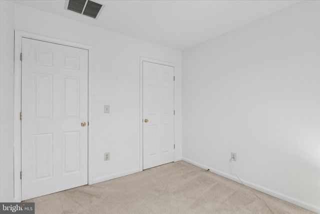 9 CREEK LN, Newark, DE 19702