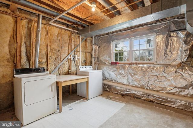 9 CREEK LN, Newark, DE 19702