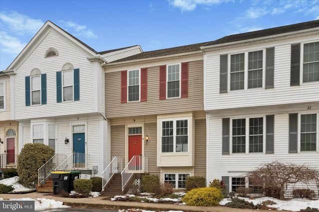 9 CREEK LN, Newark, DE 19702