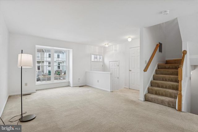 9 CREEK LN, Newark, DE 19702