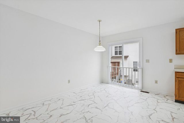 9 CREEK LN, Newark, DE 19702