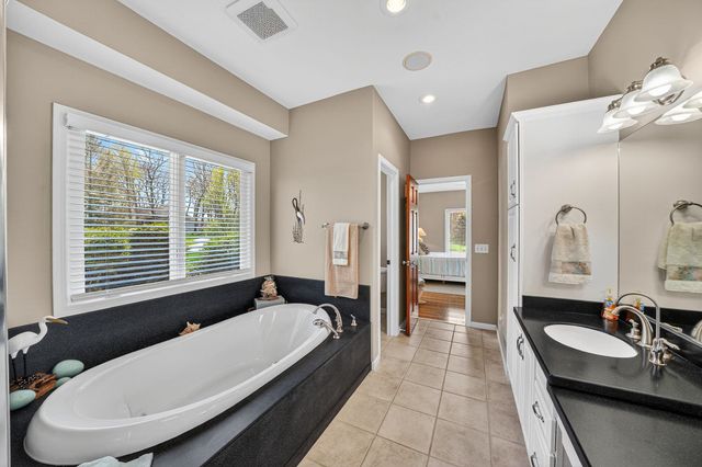 20323 Fieldstone Crossing, Goshen, IN 46528