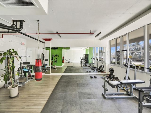 7545 E Treasure Dr 9H, North Bay Village, FL 33141