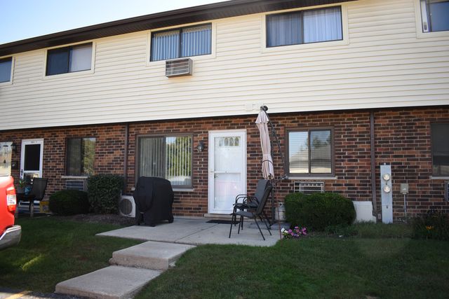 9072 Archer Avenue E, Willow Springs, IL 60480