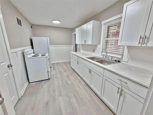 7909 Brooklyn Avenue, Kansas City, MO 64132