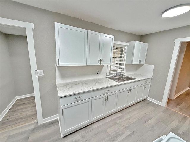 7909 Brooklyn Avenue, Kansas City, MO 64132