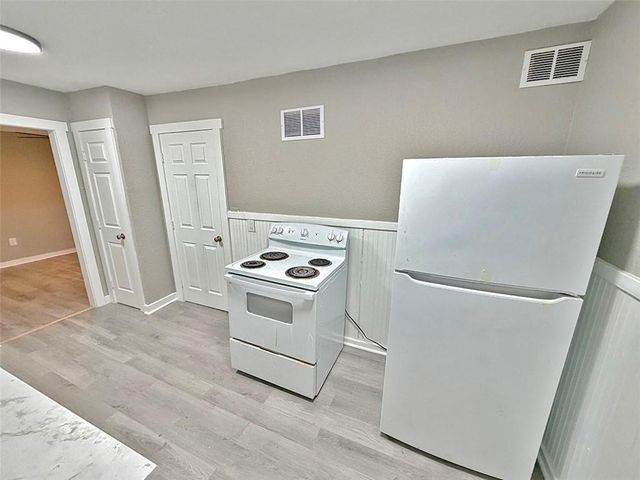 7909 Brooklyn Avenue, Kansas City, MO 64132