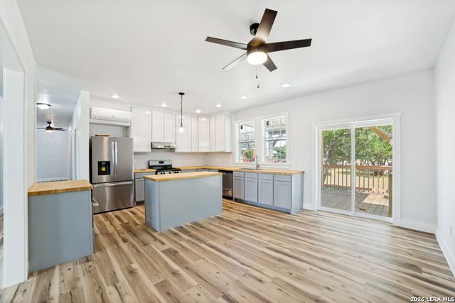 161 PR 1515, Bandera, TX 78003