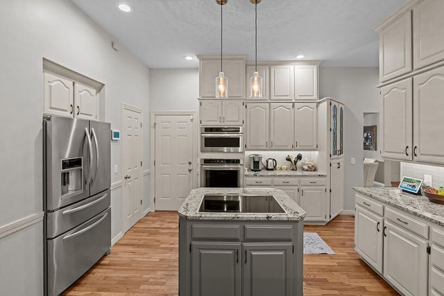3725 E Cromwell Lane, Springfield, MO 65802