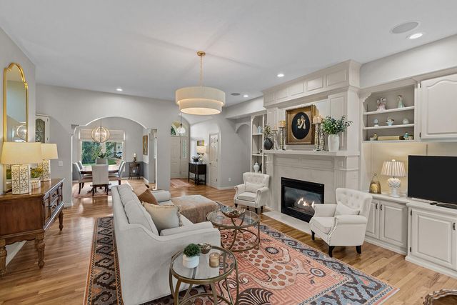 3725 E Cromwell Lane, Springfield, MO 65802