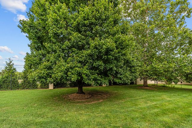 3725 E Cromwell Lane, Springfield, MO 65802
