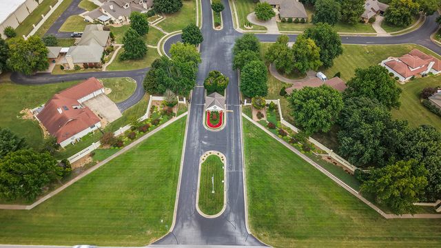 3725 E Cromwell Lane, Springfield, MO 65802