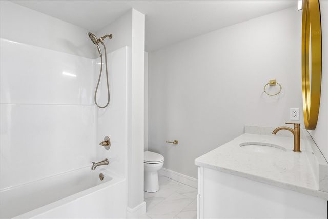 1204 Timber Trail, Solon, IA 52333